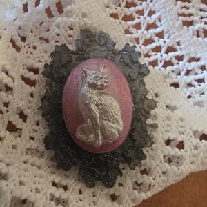 Ladies Handmade Cat Cameo Brooch. Made From Resin/ Black Metal Frame